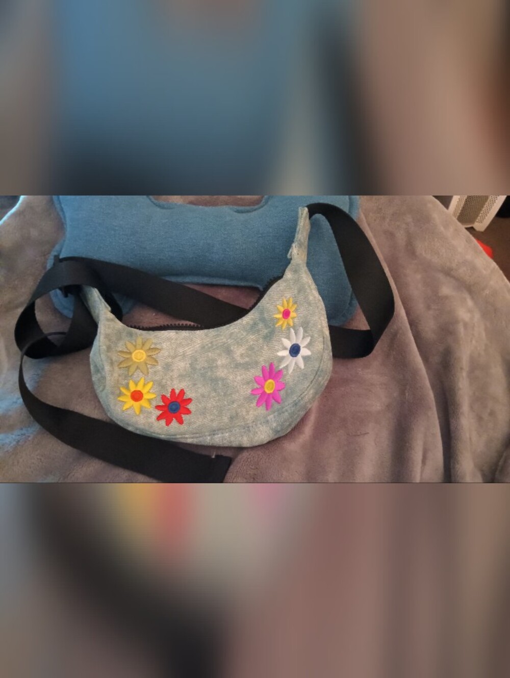Casual Blue Denim Crossbody Bag with Colorful Daisy Appliqués - Picture 2 of 4